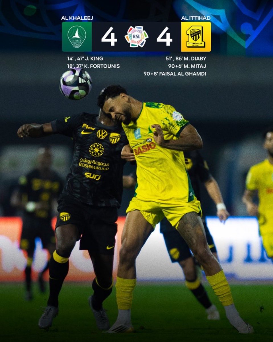 لو اردنا ان ناخذ الجانب الايجابي فان العودة من من اربعة صفر لاربعة اربعة خارج ملعبك وبنقص عددي وباخطاء تحكيمية مؤثرة، حدث تاريخي ودرس مجاني يقدمه #الاتحاد في رفض الاستسلام للهزيمة وقهر الظروف وتجاوز الصعاب..ولا غرابة انه الاتحاد عميد النوادي فخر بلادي🖤💛
#الاتحاد_الخليج