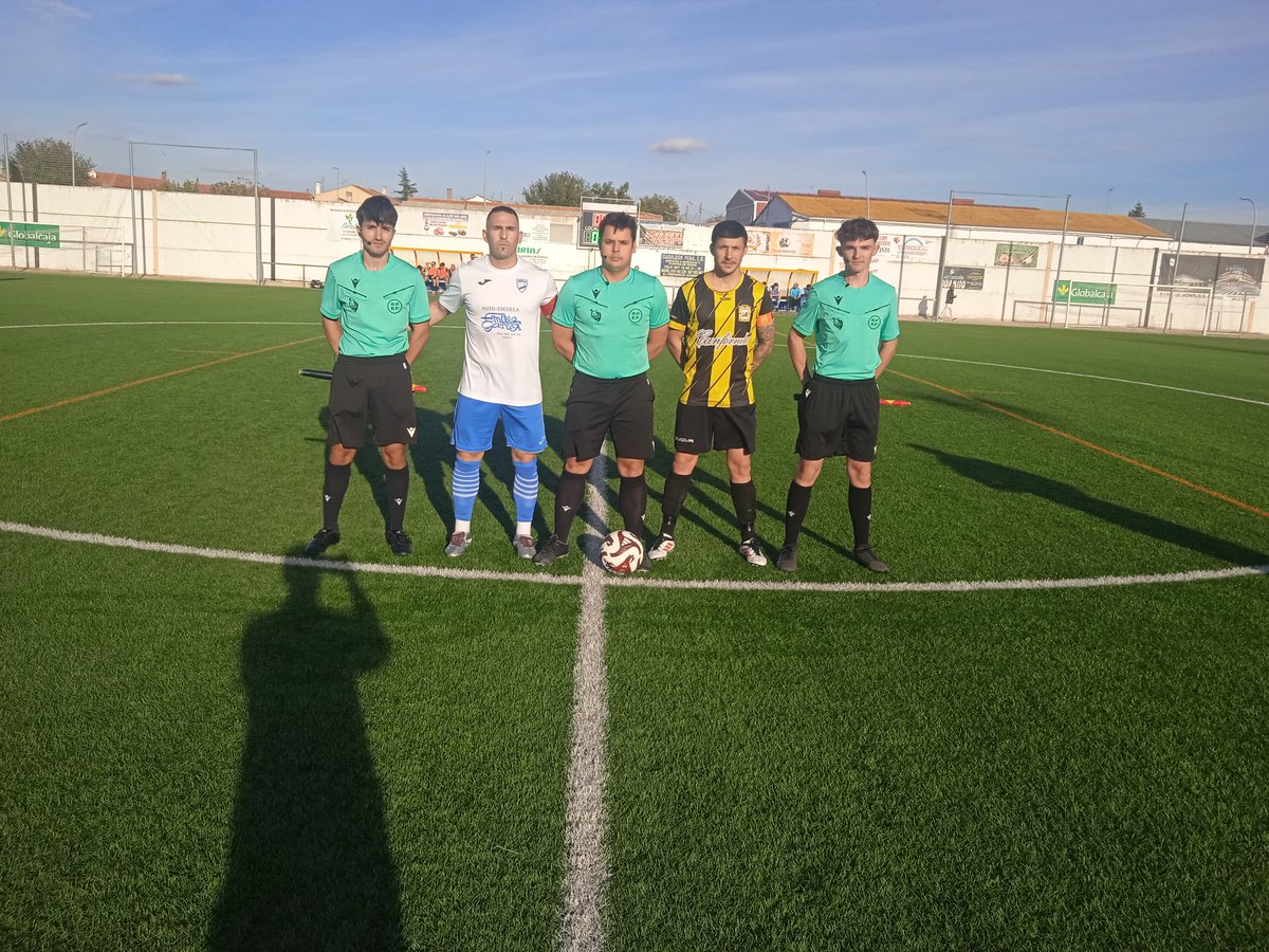 Se acabóoooo con victoria del equipo por 3-1.
Gualda⚽⚽
Álvaro Villo⚽ ( Golazo De Falta)
Espectacular y grandísimo partido del equipo,en la tarde de hoy , y una victoria que ya necesitábamos.
Grandes!!
A seguir!!
AÚPA MANCHEGO!!
💛🖤