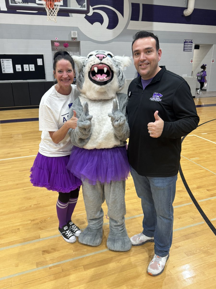 ATrevino_AP's tweet photo. Fall Pep Rally was a blast!! Special thanks to the Pep Rally committee for setting up a great event! 8th Grade for the win! @AragonWildcats #WildcatExcellence https://t.co/GTx9eAMH1n