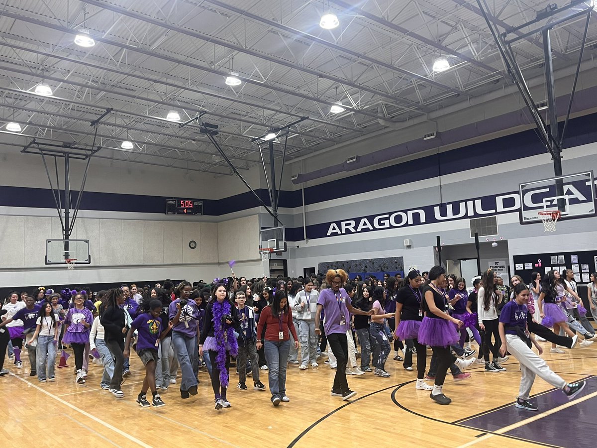 ATrevino_AP's tweet photo. Fall Pep Rally was a blast!! Special thanks to the Pep Rally committee for setting up a great event! 8th Grade for the win! @AragonWildcats #WildcatExcellence https://t.co/GTx9eAMH1n