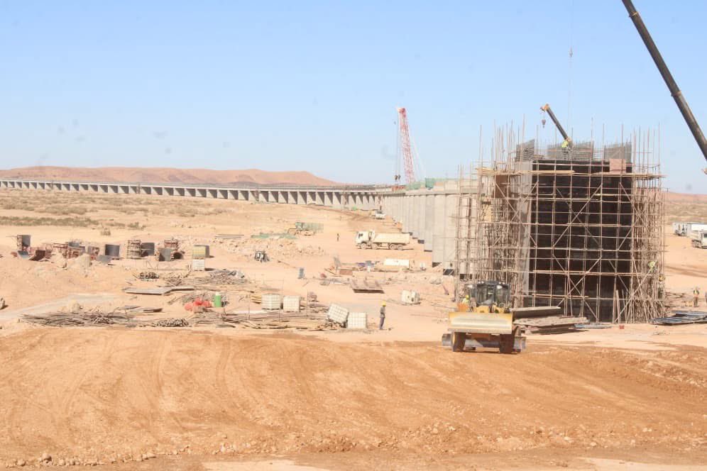 PerspectiveDZ's tweet photo. [#Superstructures][#Logistique][#Transport] 

Avancement des travaux du viaduc d’Oued Daoura, le plus long d’Afrique. 

📸 ANESRIF https://t.co/EvpS7QttrQ