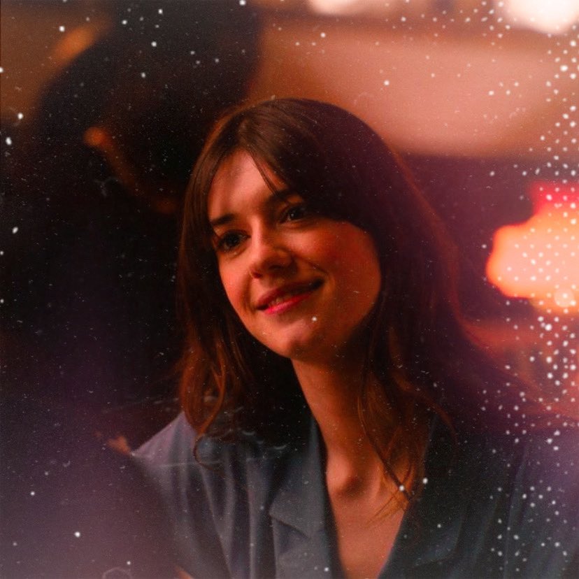 bcbymunson's tweet image. ❝ 𝐌𝐲 𝐛𝐫𝐨𝐭𝐡𝐞𝐫 𝐢𝐬 𝐢𝐧𝐧𝐨𝐜𝐞𝐧𝐭. 𝐇𝐞 𝐰𝐨𝐮𝐥𝐝 𝐧𝐞𝐯𝐞𝐫 𝐡𝐮𝐫𝐭 𝐚𝐧𝐲𝐨𝐧𝐞. ❞

Florence Munson, younger sister of Eddie Munson, niece of Wayne Munson, councillor in training at Hawkins high, taken by @ItsZionHopper