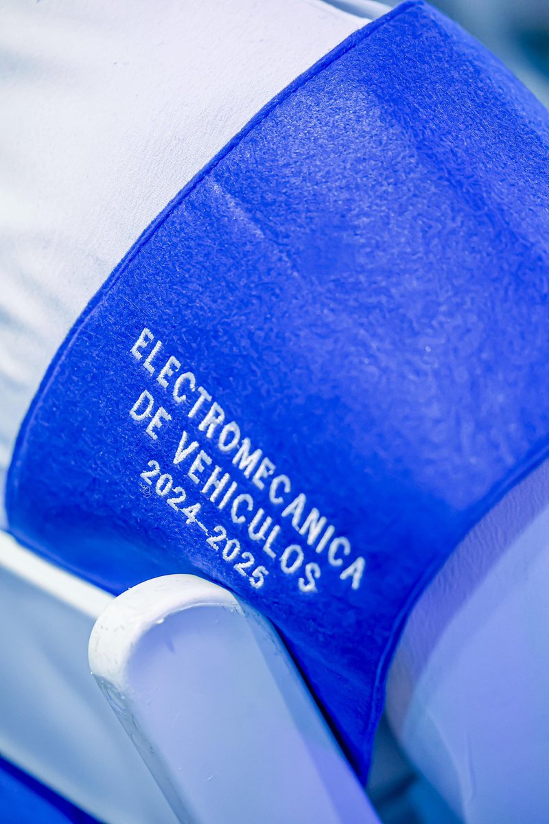 LMDECAMPS's tweet image. Hoy celebramos a 220 jóvenes del Instituto Politécnico Loyola que se gradúan con competencias técnicas, valores y propósito.
La educación técnico-profesional es fuerza para el trabajo, para la innovación y para el país.
¡Felicidades, Loyola 2025! 🇩🇴