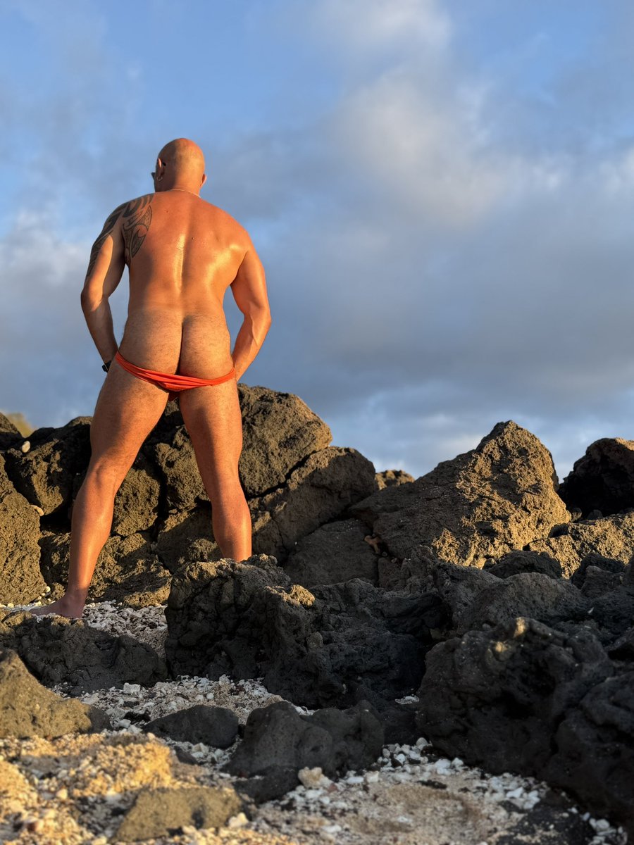 Just me, the rocks, and a few dirty thoughts 😇🔥