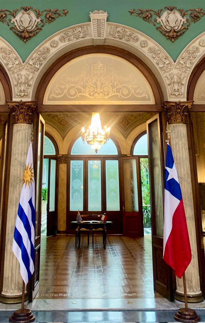 Embajada Chile en Uruguay tweet media