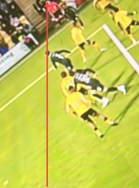 AroundTheFunnel's tweet image. C’mon now Thomas. The VAR line clearly shows his head is a yard offside… 😉