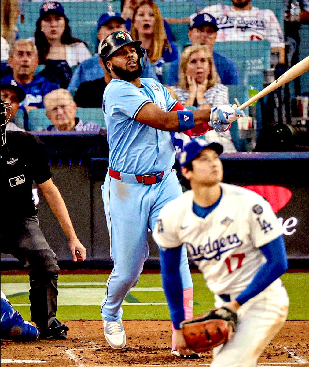 Americapickss's tweet photo. Si los Blue Jays le ganan a los Dodgers la #SerieMundial rifare $1000 pesos entre los Likes &amp; RT ❤️🔄

La rifa se haría mañana y obviamente me tienes que seguir para participar 🤩

Mucha suerte preciosos 💕 https://t.co/xBd61KQLog