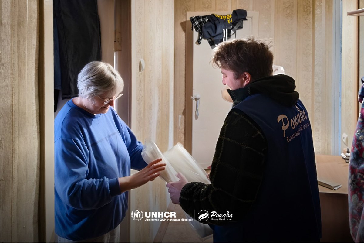 ROKADA_CF's tweet photo. Our team continues to help victims of Russian shelling in the Kyiv and Chernihiv regions❤️‍🩹

This week alone, specialists delivered more than 300 OSB boards, plastic sheeting, ESK kits and tarpaulins to private homes, dormitories, municipal and state institutions.

@UNHCRUkraine https://t.co/shbOydV26C