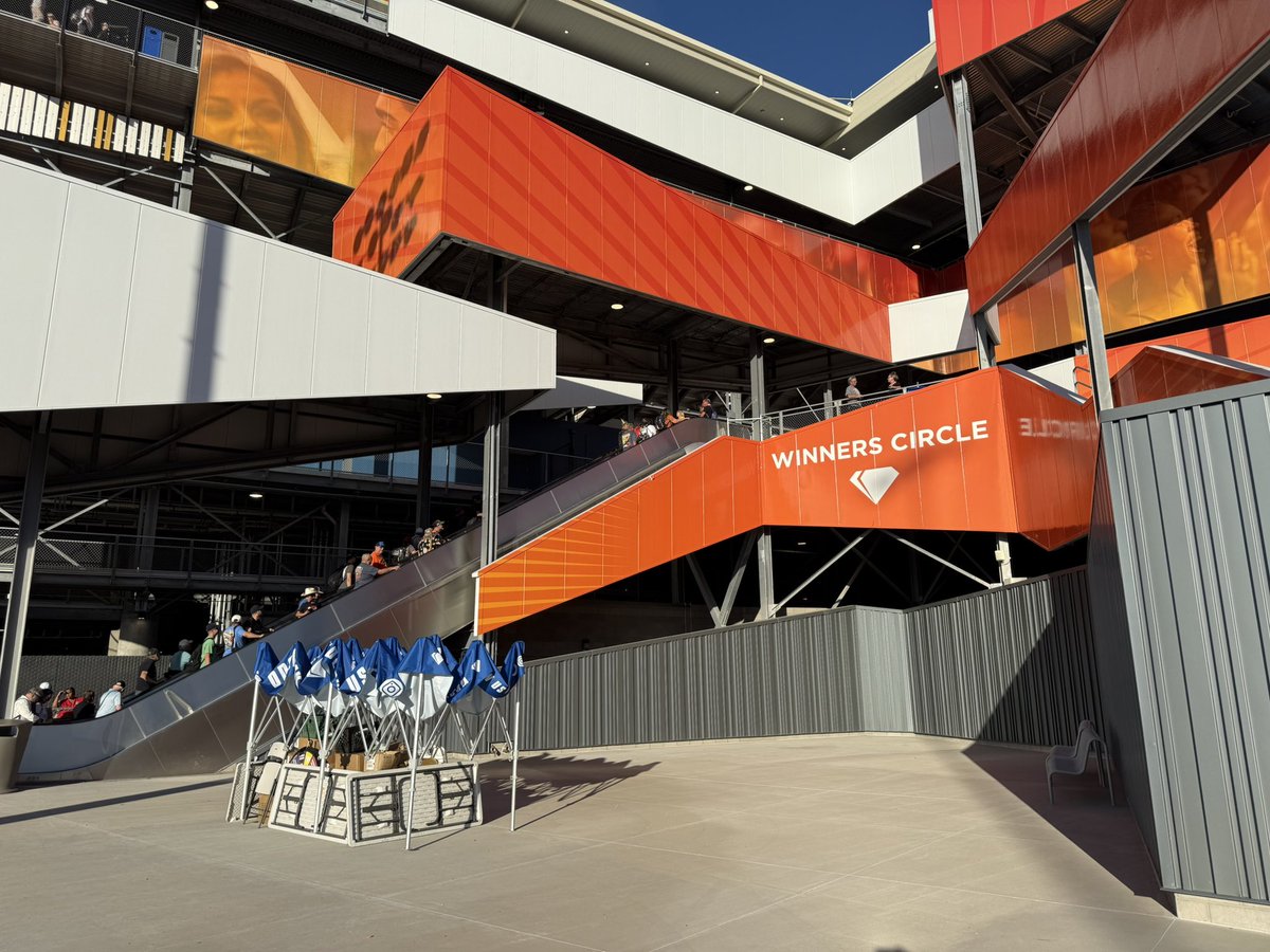 Jeff Gluck tweet media