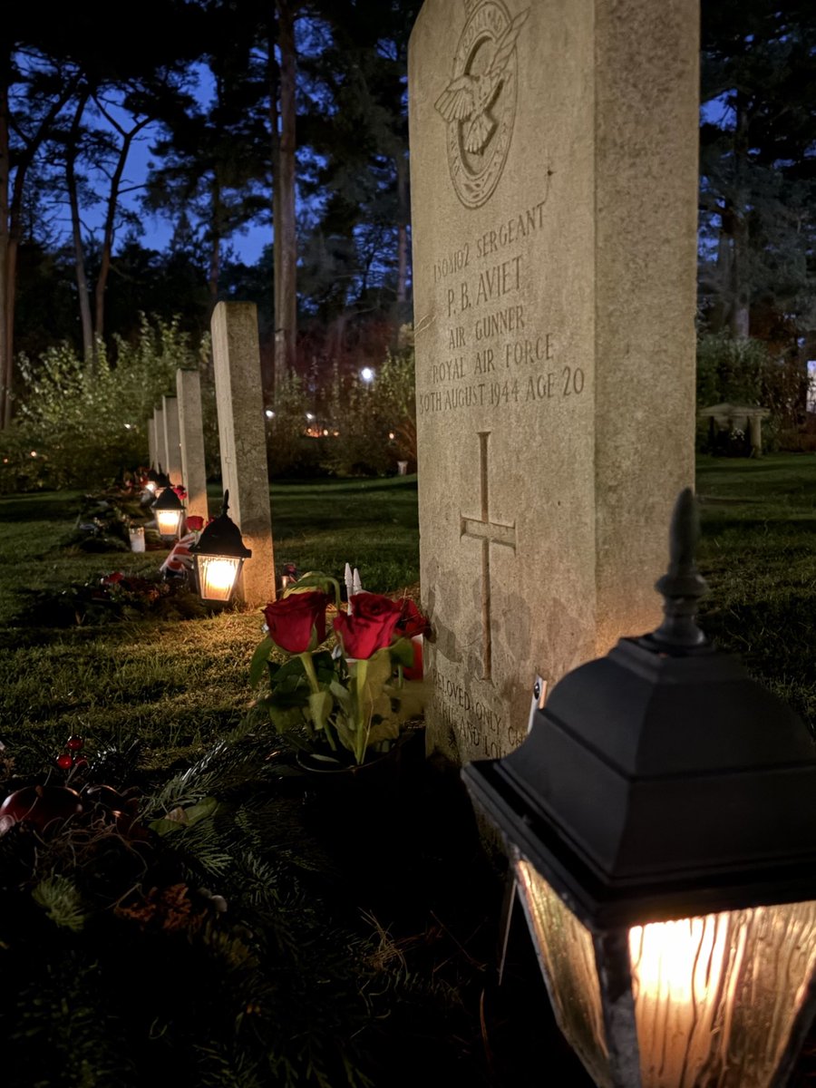 HansBergfast's tweet photo. På Allhelgonahelgen tänds många ljus på Skogskyrkogården i Falkenberg. @CWGC #falkenberg #sweden https://t.co/z3IUNIptjd
