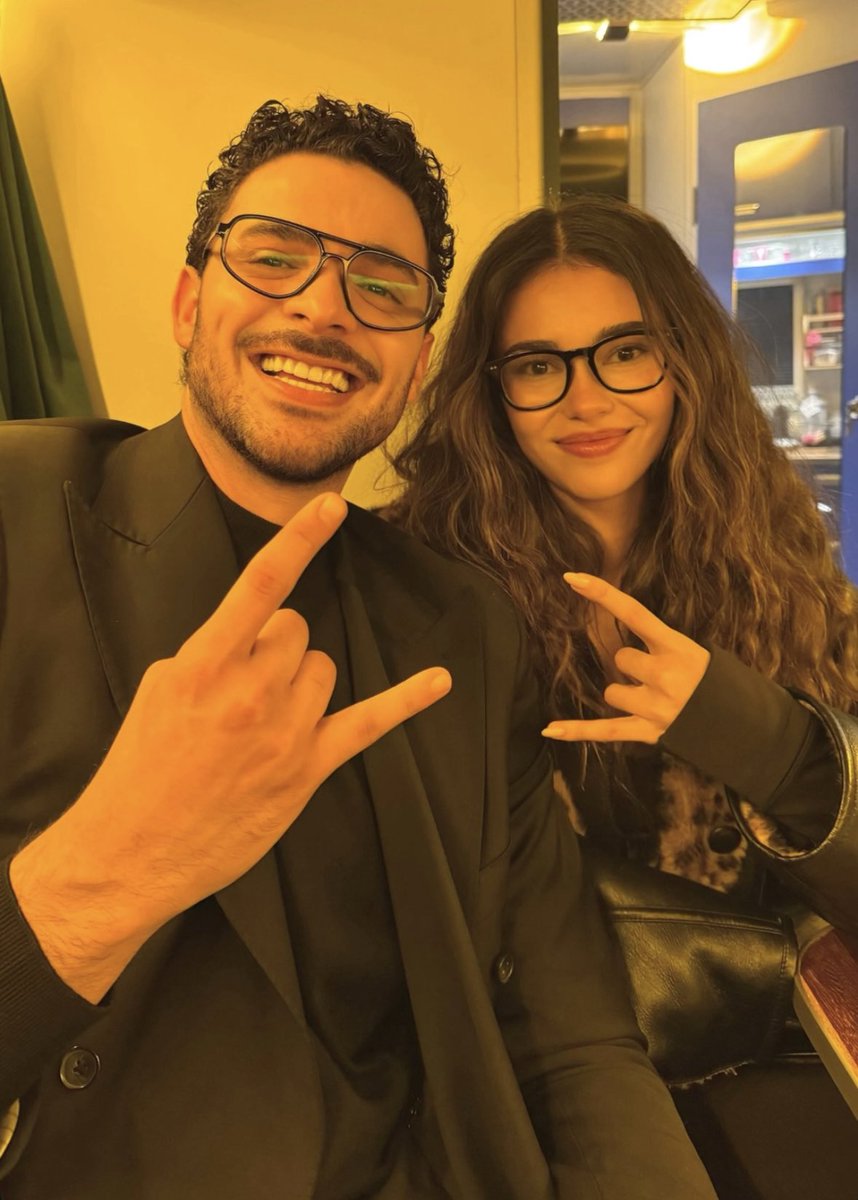 flower28583's tweet photo. Yaaa this is so cute Maçari bro and his sister 😍💘🤘🏻
#HalitÖzgürSarı #AzFat #GözleriKaraDeniz https://t.co/YqY5exEarf