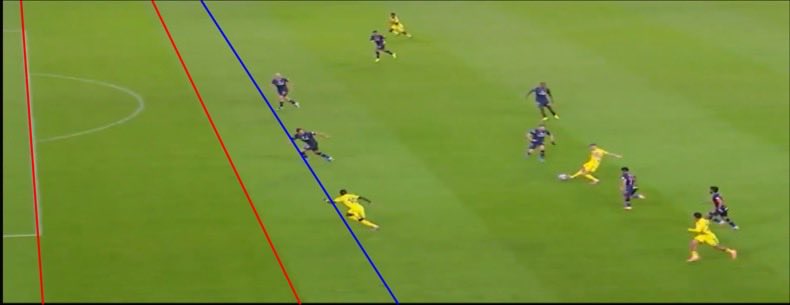 #النصر_الفيحاء 

كيف صارت تسلل ؟ 

تحدثنا سابقاً بأن تقنية الـVAR المطبقة في #دوري_روشن_السعودي مطبقة بشكل ناقص، يجعل مخرجاتها غير صحيحة اطلاقاً !