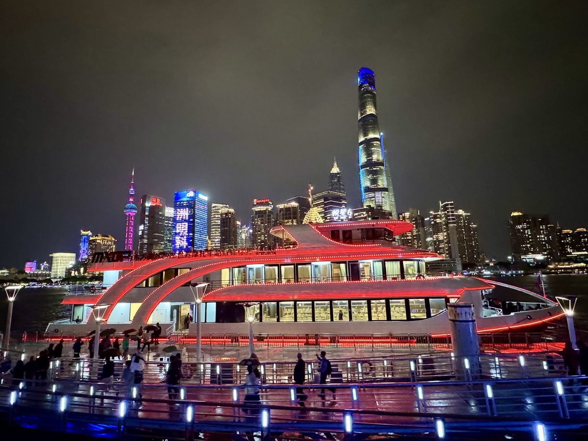 A quick tea before heading to the Huangpu River for a night cruise 🚢 … the perfect way to round off our first day in Shanghai, watching the skyline sparkle across the water ✨🇨🇳 <a href="/StCuthbertsMFL/">MFL at St Cuthbert's High School</a> #StCuthbertsFormingGreatMen