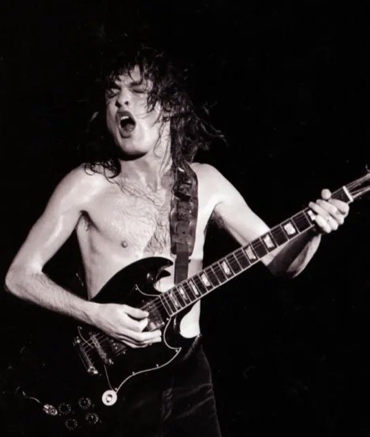 acdcsdevil's tweet image. #acdc  - ‘back in black’ tour, myer music bowl, aus, melbourne, sydney. | 27.02.1981.⚡️