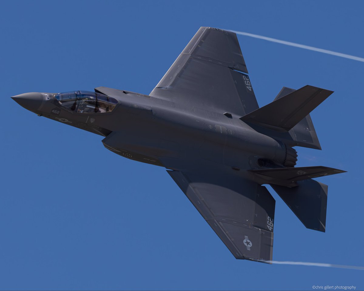 chris_gillert's tweet image. The Bat ripping over Corpus. #f35c #corpuschristi #aviationphotography #canonofficial