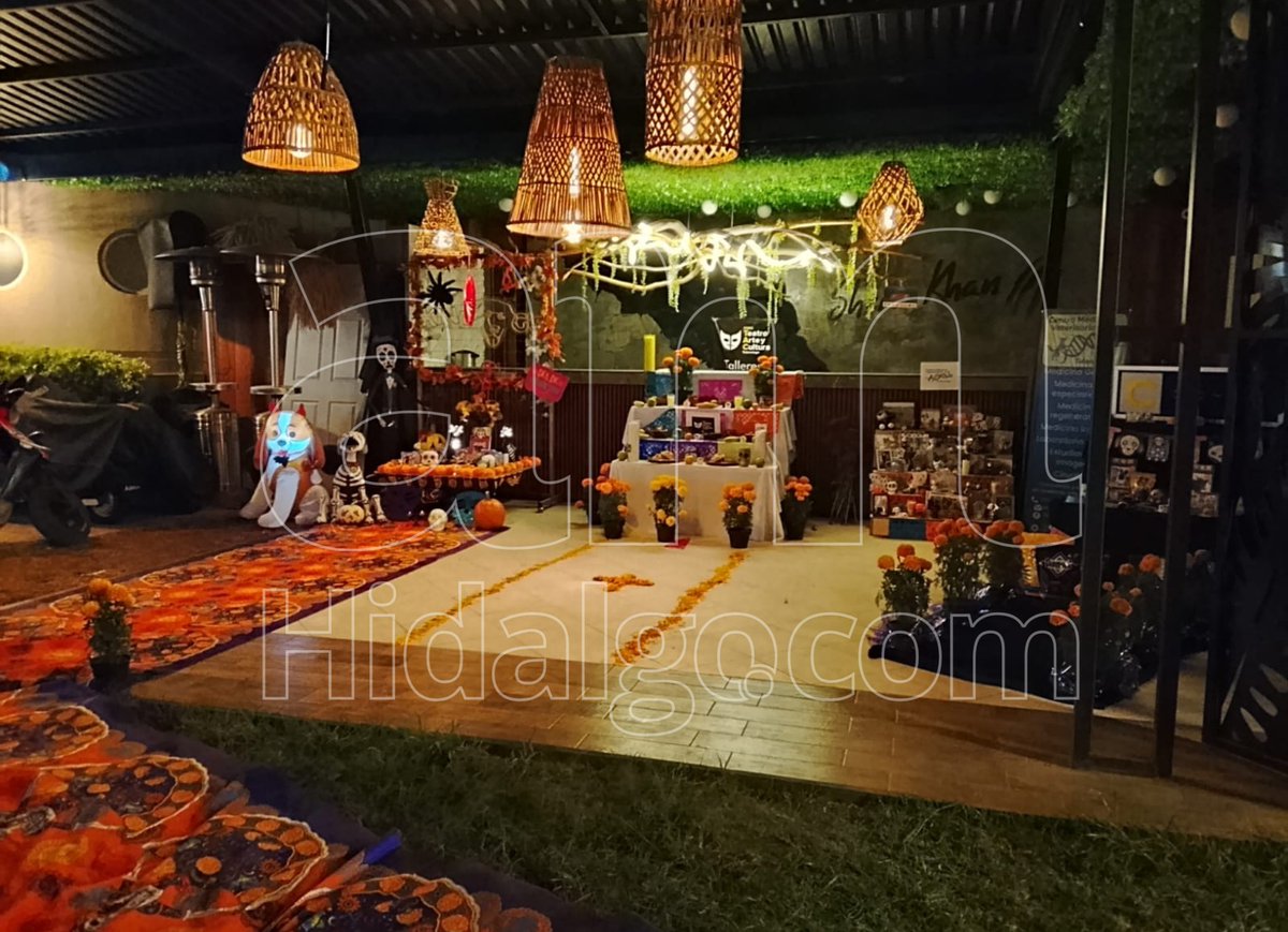 amdigitalhgo's tweet image. Los altares ubicados en los espacios culturales de Tulancingo como la galería del centro cultural Ricardo Garibay, el Foro TAC y Cineteca muestran fotografías de artistas e incluso ingeniosas calaveritas literarias.
#Galería : Catalina Martínez