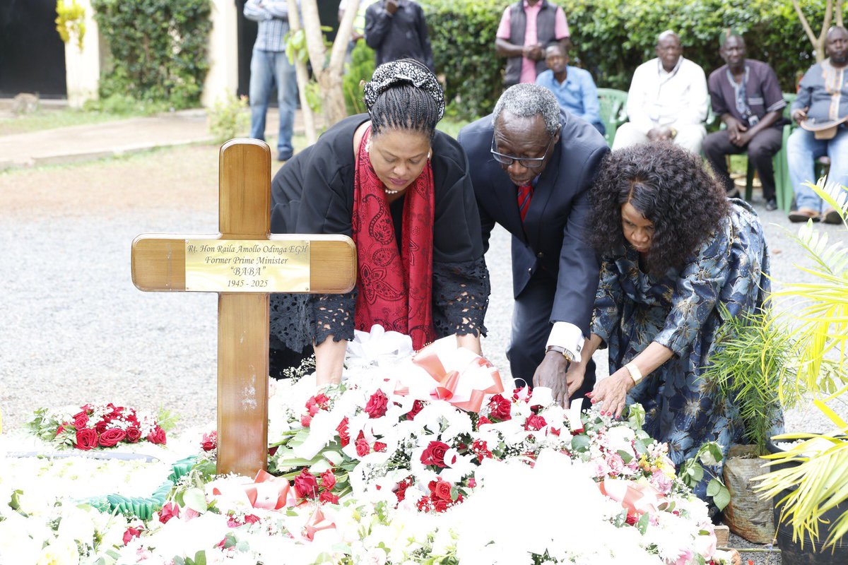 Today I condoled with my teacher and mentor, Ida Odinga and laid a wreath, together with Hon Justice Willaim Ouko, paying our last respects to the Great Statesman and Leader, Raila Odinga. His contribution to Kenya’s democracy and protection of human rights remains unmatched.
