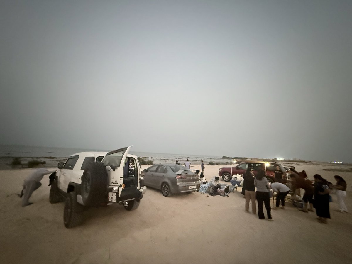 Prozac_PRN's tweet image. Somewhere between the sand and the sea..