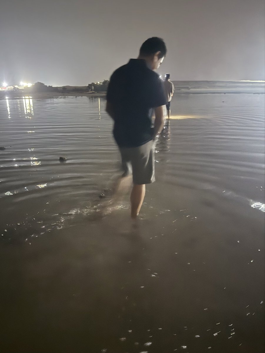 Prozac_PRN's tweet image. Somewhere between the sand and the sea..