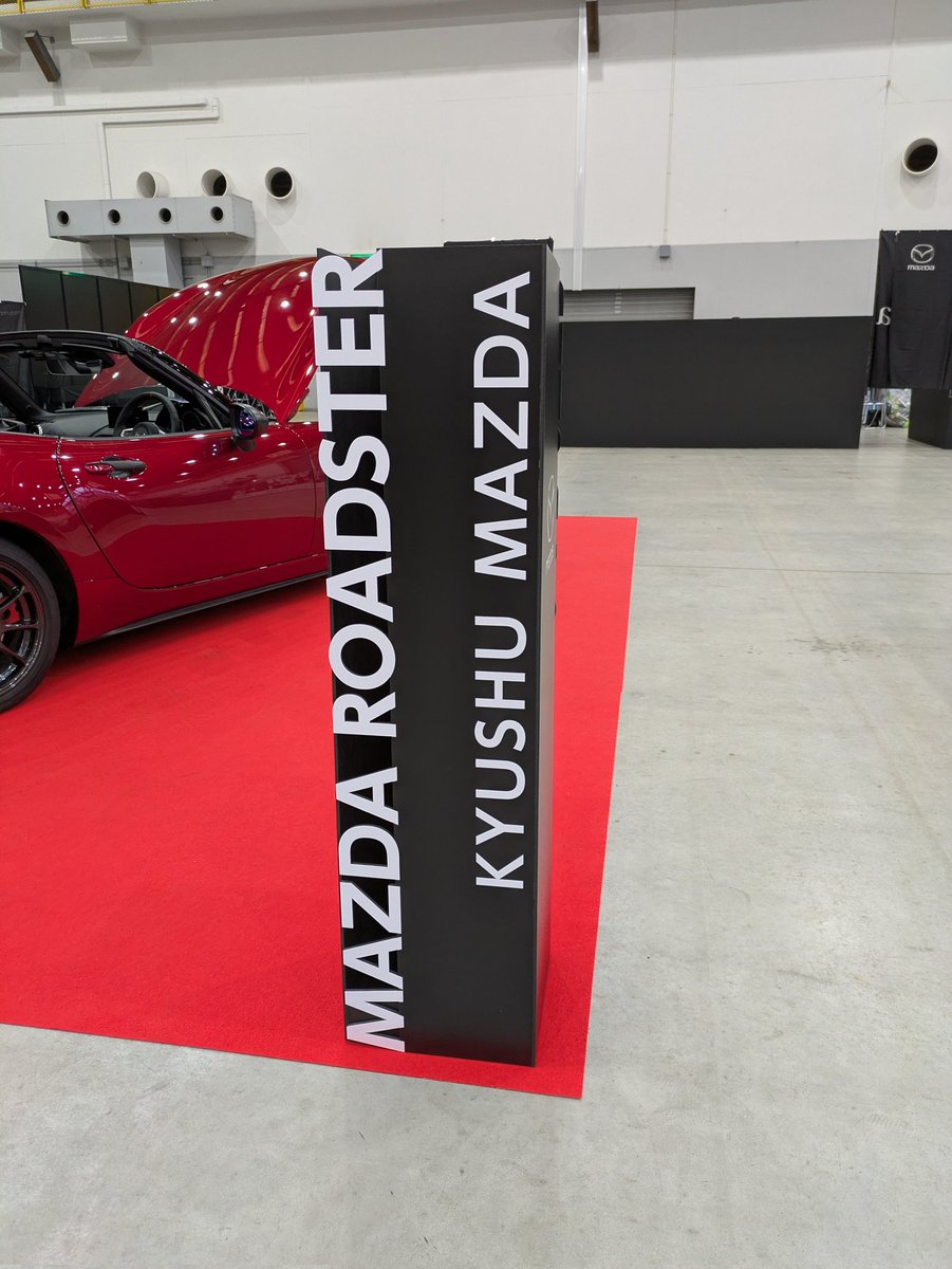 MUTORA0003's tweet photo. 九州MAZDA秋の大商談会で先週Al lMazda kitakyushu off 2025に来てましたmazdaパーツさんのNDと、偶然商談中（？）のクラブメンバーさんとも再開。査定されているNAが大変なことに😅

＃九州マツダ
＃九州MAZDA
＃九州MAZDA秋の大商談会
＃西日本総合展示場
＃ロードスター
＃roadster
＃mx5
＃obhr https://t.co/WBShTO9C3g