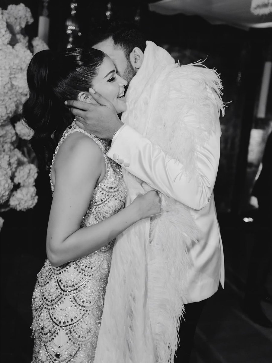 RavikumarJSP's tweet image. #LavanyaTripathi shares dreamy moments with her husband, Mega Prince @IAmVarunTej, as they celebrate their wedding anniversary!!🤍🤍
#VarunTej #VarunLav #TFNWishes #TeluguFilmNagar