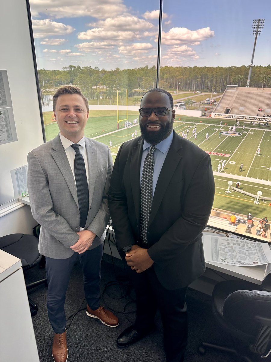 Kenny_Schier's tweet photo. On the call with @dbelk56 for @MSValleyFB at @BCUGridiron on SWAC TV 

📺 https://t.co/BaC1abNSZo https://t.co/hCPO7vx4TS