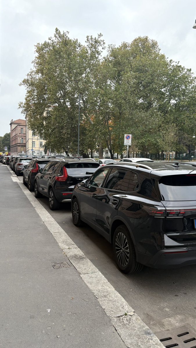 ab__cfc's tweet image. Milan🇮🇹 it has not been a pleasure abosolute shithole of a city