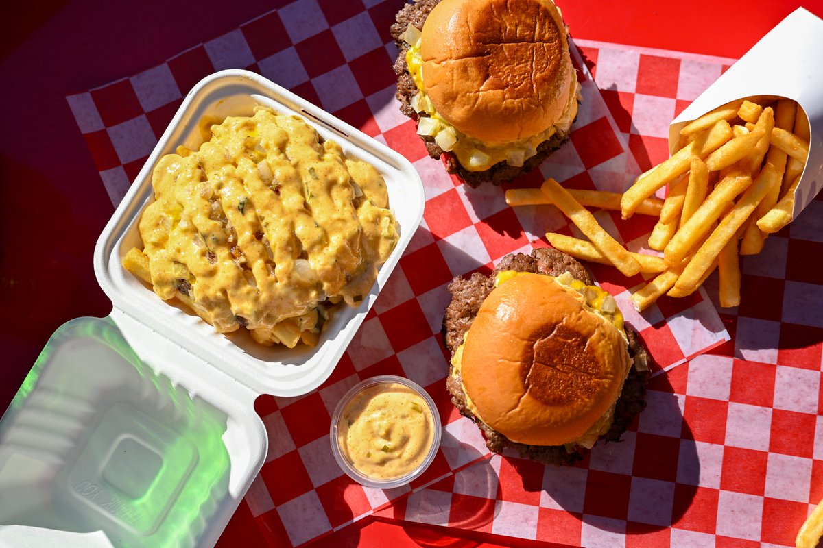 smoothdude's tweet image. Recent work with 7th Street Burger in New York City with 25 locations. #smash #burger