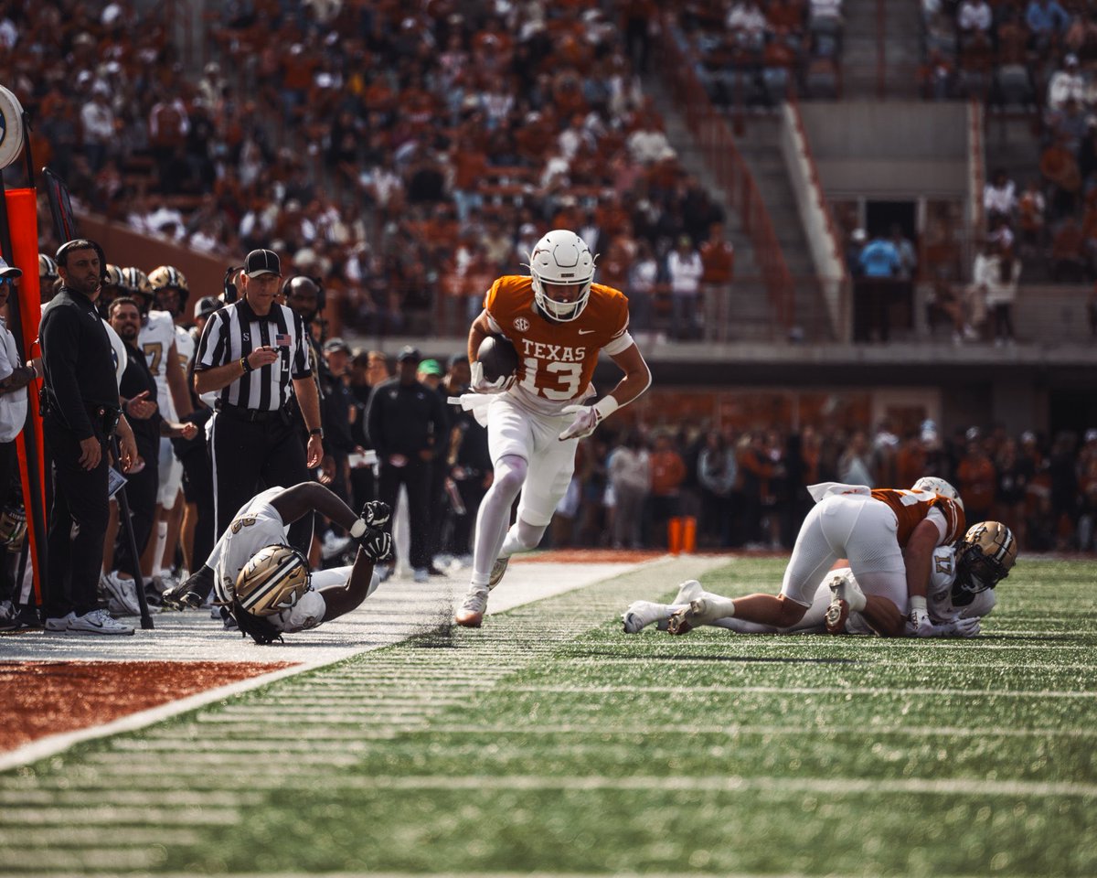 Termina el 3er cuarto. 
Texas 34
Vanderbilt 10. #HookEm
