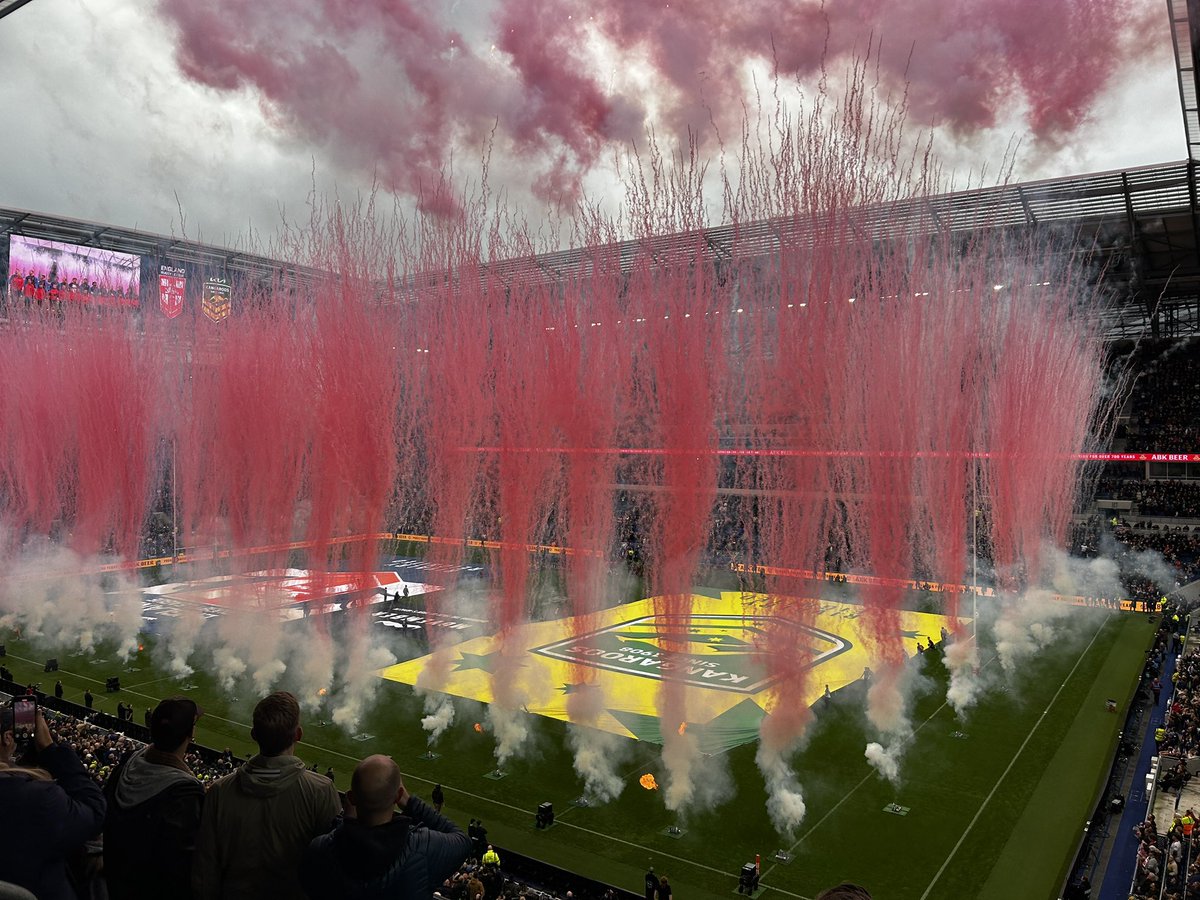 Ive watched the football here a few time now and having watched Rugby League in a fair few stadium I love it even more now. It’s boss! Be gutted if Rugby League doesn’t come back here for something else. Just needs the outside areas improving now.