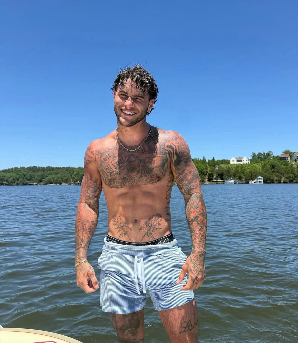 jaydanarrnour's tweet photo. Be unseen. https://t.co/4LFZSjRZ5a