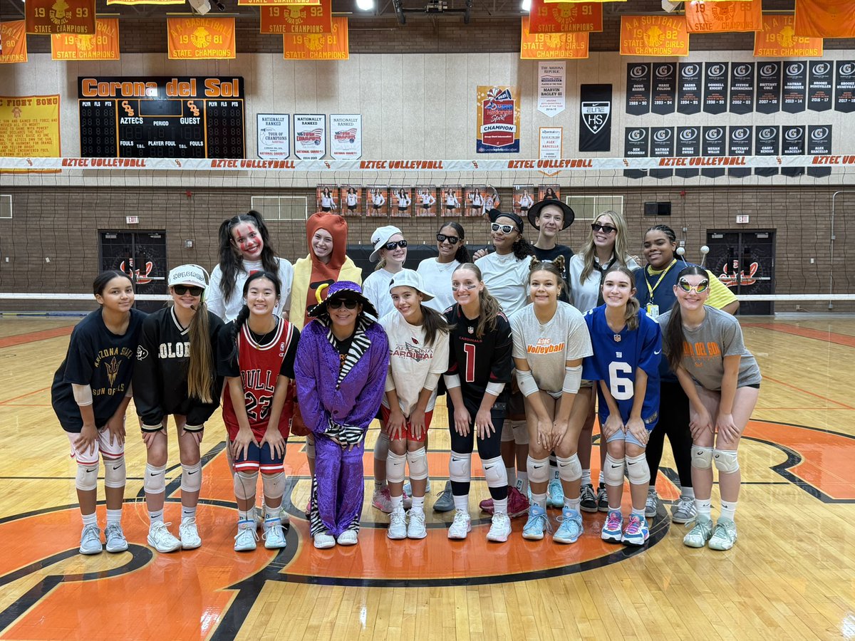 CoronaDelSolVB's tweet image. Varsity’s annual Halloween practice!!! Next up playoffs!
