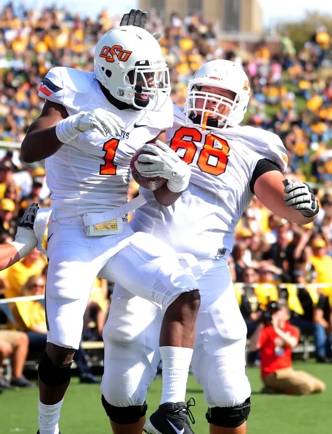 OkStateTracker's tweet photo. The all white combo is worn regularly, but not always with this particular configuration. 
The last time OkState wore all white with orange numbers and the brand logo was in 2020 vs WVU (80s throwbacks). Before that was in 2012 at OU and 2011 at Mizzou. https://t.co/grpBC6Ayd8