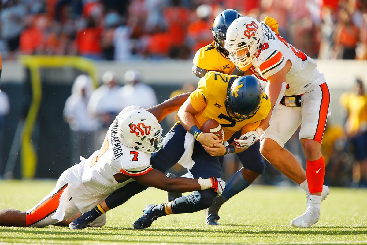 OkStateTracker's tweet photo. The all white combo is worn regularly, but not always with this particular configuration. 
The last time OkState wore all white with orange numbers and the brand logo was in 2020 vs WVU (80s throwbacks). Before that was in 2012 at OU and 2011 at Mizzou. https://t.co/grpBC6Ayd8