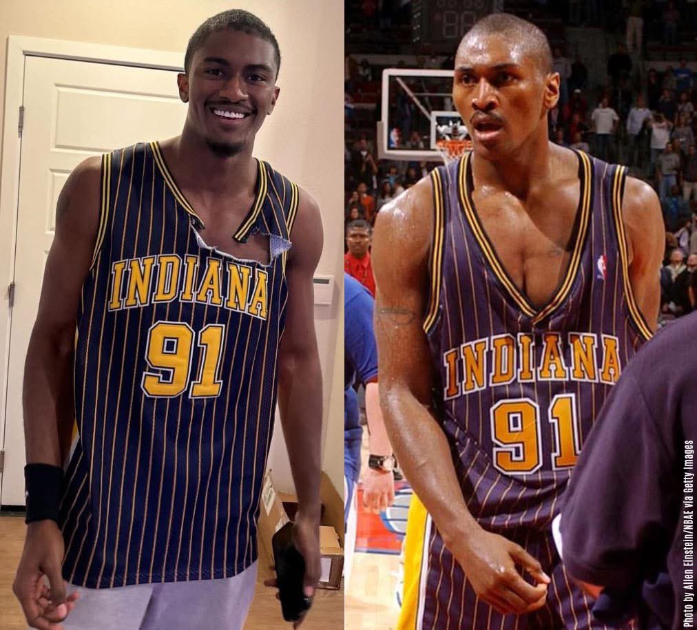 Hoopss's tweet image. Ron Artest III was his Dad during the Malice at the Palace for Halloween🤣