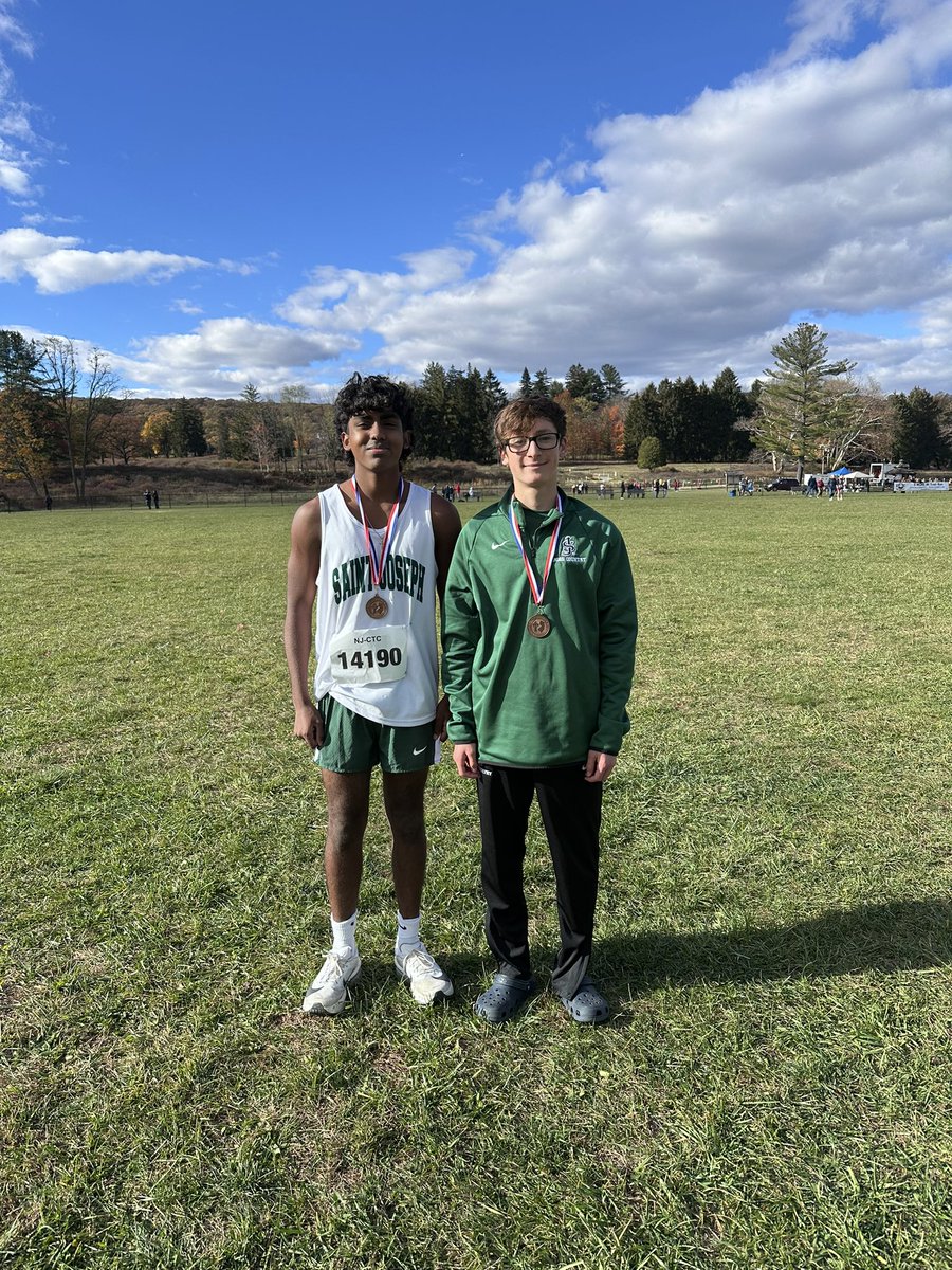 Davin Hettiarachchi ‘29 and Dom Marrone ‘29 finish in the top 5 of the NJCTC freshmen championship race. Great job guys! #FAIR #JOES #ALLIN #CCC