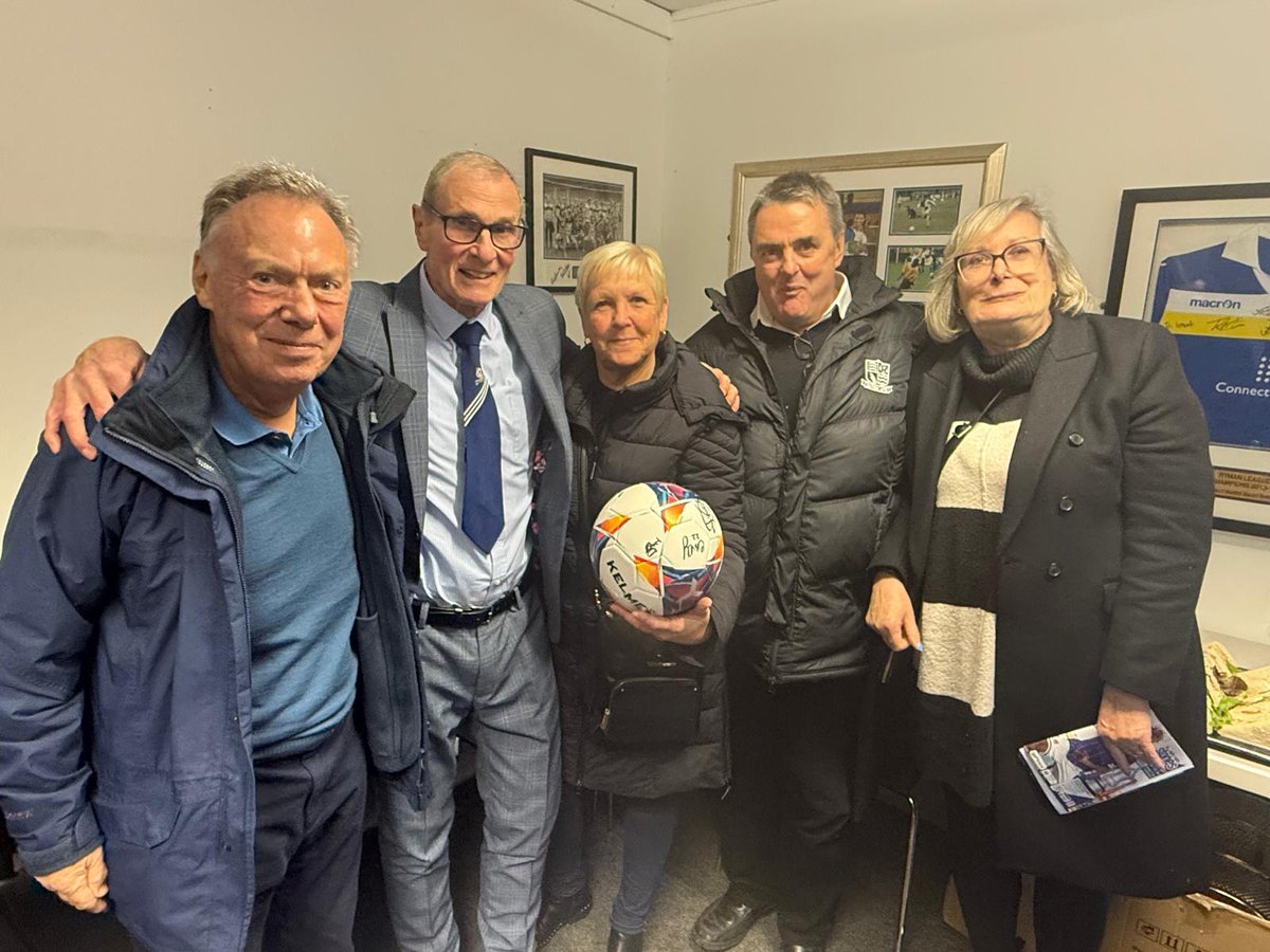 Good to see record <a href="/WealdstoneFC/">Wealdstone FC</a>  scorer and former early 1970's Shrimper/SUEPA member George Duck (second left) today, pictured here with Shrimper fans Bryan, Gaye, Shane and Clare. You're looking well George - and very smart!
