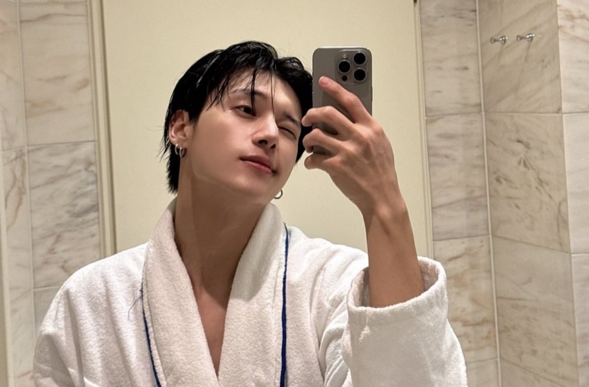 W00LOOKS's tweet image. 🧼༉‧₊˚🛁 #우영 #WOOYOUNG