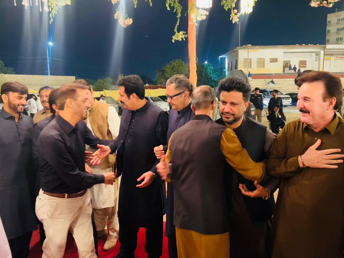 ممبرِ قومی اسمبلی عبدالقادر پٹیل بھائی کے صاحبزادے کے دعوتِ ولیمہ میں شرکت۔