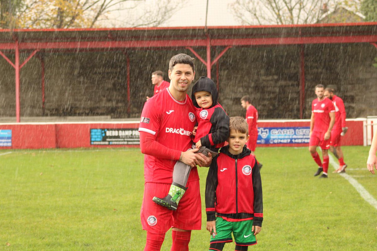 TonPentreFC's tweet photo. Big thank you to today's mascots Lucas and Louie today! Brilliant pic Jacka 😍

Thank you captured_by.maya for the snap ... great work as always 📸 https://t.co/DjVzQxO4DE