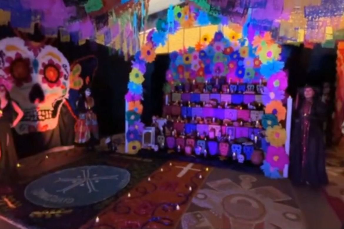 pazgobgente's tweet image. 🙋🏻‍♀️🙋🏽‍♂️ Dirección General del Sistema Penitenciario (#DGSP) Ceprereso Valle de Santiago
🌺🕯️ Altar de muertos: Flores tras los muros, almas que no se olviden

📞Reporte 089 | Emergencias 9-1-1

#CONFIA #GuanajuatoenPaz