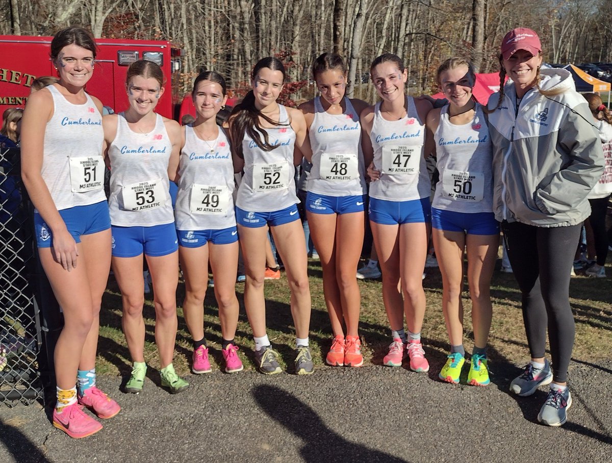 EricBen24's tweet image. The @GoBlueClippers girls' cross country has captured its third straight state title by scoring 26 points to top La Salle's 54. Cecelia Ludwig took first place and Charli McCue placed third to lead @CumberlandXCTF.
