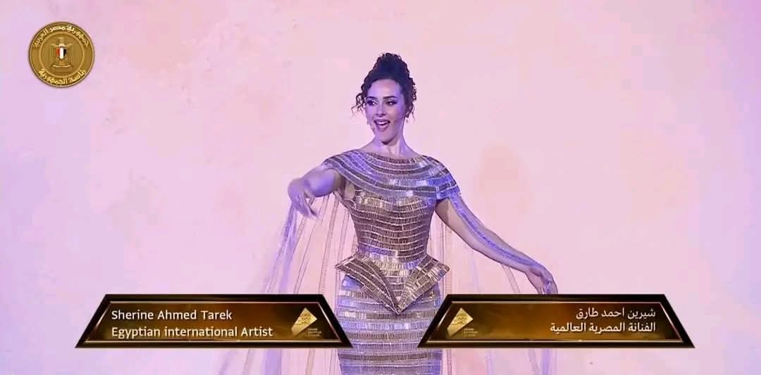 واخدلي بالك انت من اللقطة دي(الفنانة المصرية العالمية ) مش محتاجين نحٍنس فنانين ولا نأجرهم 😆❤️❤️🇪🇬
#GEM