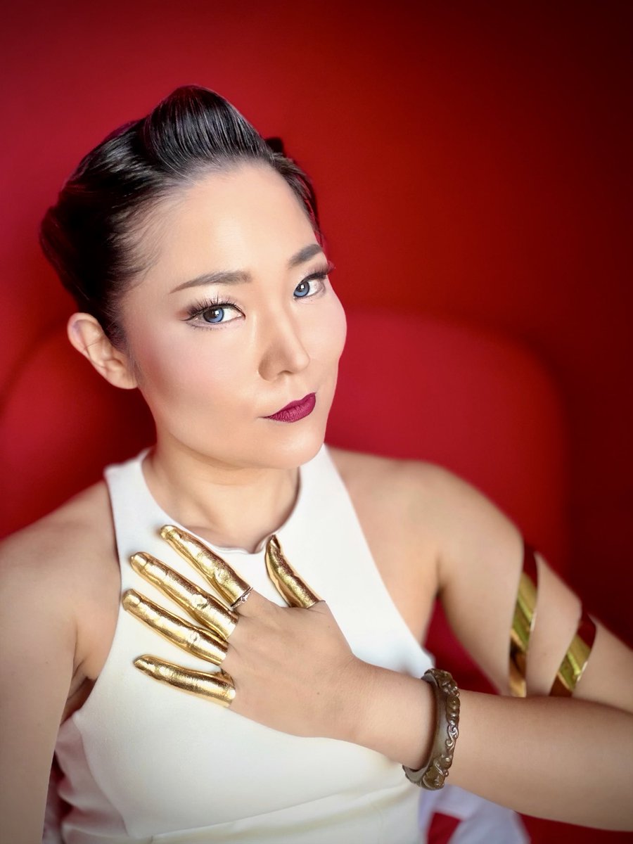 Hanako Arasaka <a href="/CyberpunkGame/">Cyberpunk 2077</a> 

Still waiting for you by the piano…