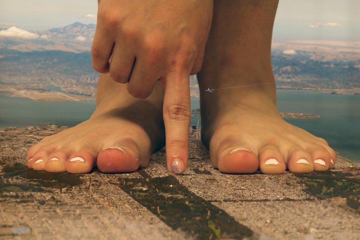 DAddari01736976's tweet photo. It's unwise to provoke  a giantess, especially when she can grow as big as she wants. @Giantess_Kat https://t.co/MSDhwhKNUd