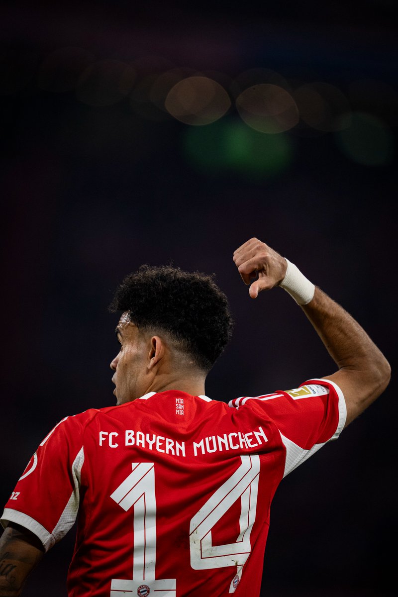 FCBayernEN's tweet image. Lucho 🪄🔥