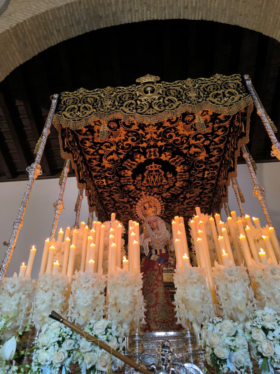 HdadSJBautista's tweet photo. En la tarde de hoy hemos acompañado a la querida @hdadtomares en la Procesión Extraordinaria de la Virgen de los Dolores con motivo de su concesión del Patronazgo Canónico.

¡Que la Santísima Virgen nos guíe y nos proteja, hermanos! https://t.co/8MS9wwc9iq