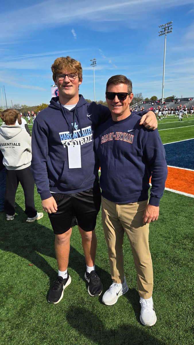 Thank you <a href="/CoachAIngram/">Ashley Ingram</a> and <a href="/Coach_Ray_/">Joe Ray</a> for the great hospitality and visit. Hope to be back soon. #TalonsUp 
<a href="/CoachWynn_TW/">Tyler Wynn</a> <a href="/JSmall59/">Coach Jonas Small</a> <a href="/HVA_Football/">Hardin Valley Football</a>