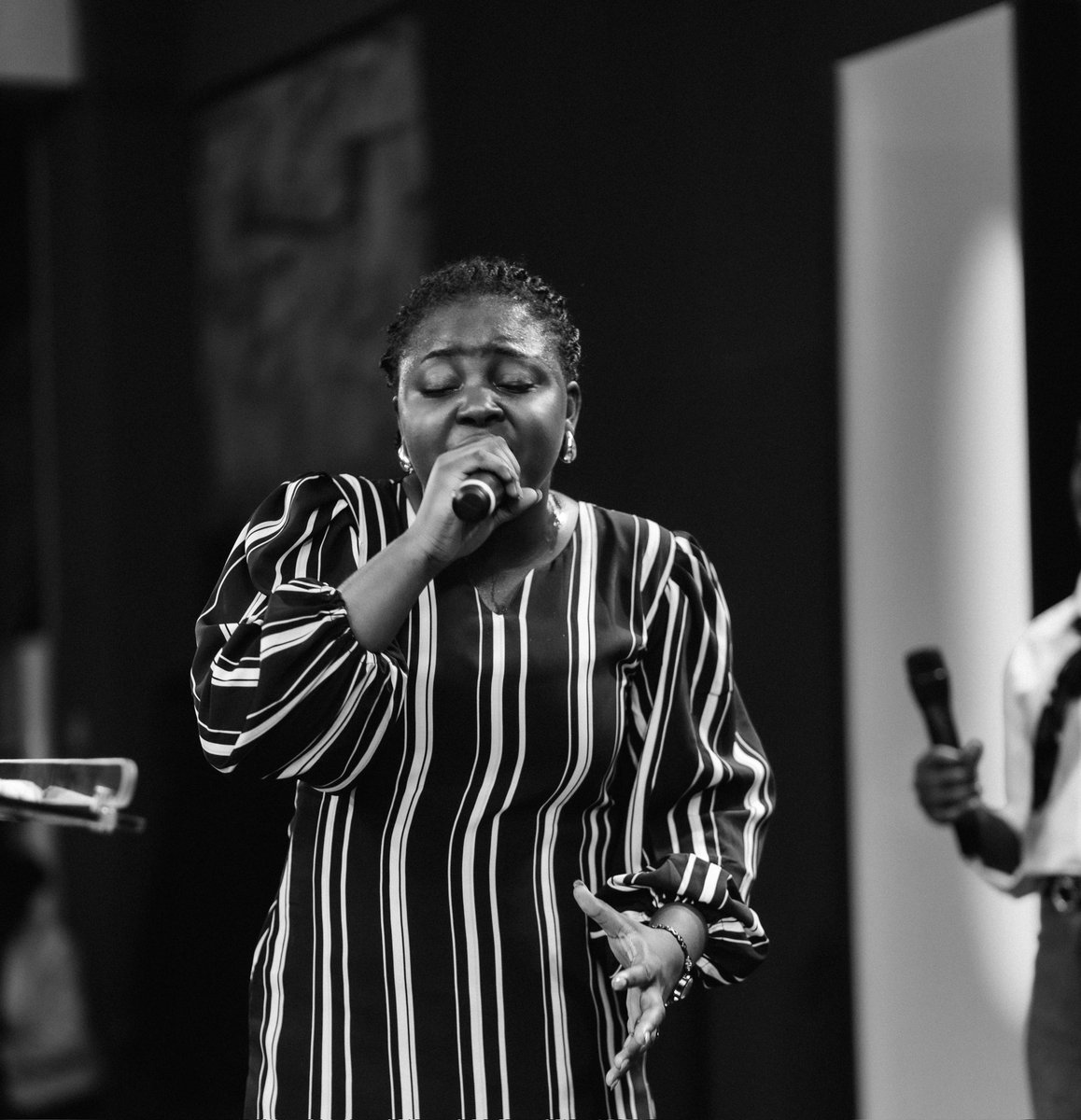 tph_jos's tweet photo. FESTIVAL OF LIGHT, 2025!
Day 4 - Evening.
Minister Sharon Amana has been such an immense blessing to us on this mountain. π₯π₯
#SHOUTSOFGRACE https://t.co/EwmSDZAhRs