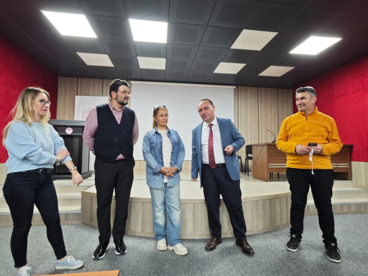 İl Müdürlüğümüzün düzenlediği Türkiye Yüzyılı Maarif Modeli Cumartesi Atölyeleri  
Okul Dışı Öğrenme Eğitimi çok etkili verimli ve keyifliydi.
<a href="/tcmeb/">Millî Eğitim Bakanlığı</a> <a href="/Yusuf__Tekin/">Yusuf Tekin</a> <a href="/istanbulilmem/">İstanbul İl Millî Eğitim Müdürlüğü</a> <a href="/MucahitYentur/">Murat Mücahit Yentür</a> <a href="/imemtemelegitim/">İstanbul İl MEM Temel Eğitim Şubesi</a>